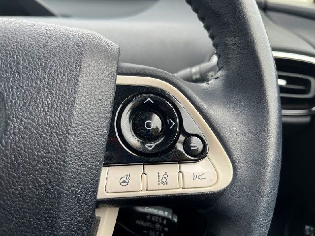 TOYOTA PRIUS PHV 2018 Image 31