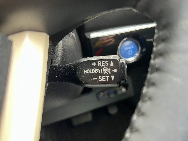 TOYOTA PRIUS PHV 2018 Image 31