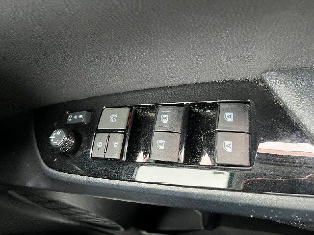 TOYOTA PRIUS PHV 2018 Image 31