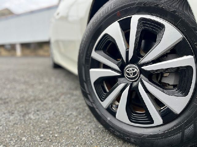 TOYOTA PRIUS PHV 2018 Image 31