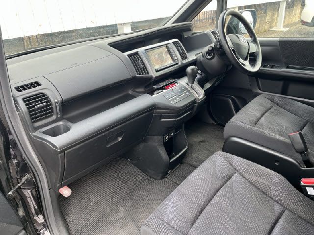 HONDA STEPWAGON SPADA 2010 Image 31