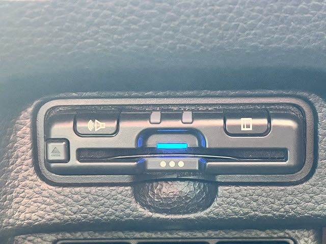 HONDA N BOX CUSTOM 2023 Image 31