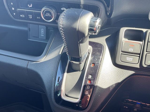 HONDA N BOX CUSTOM 2023 Image 31