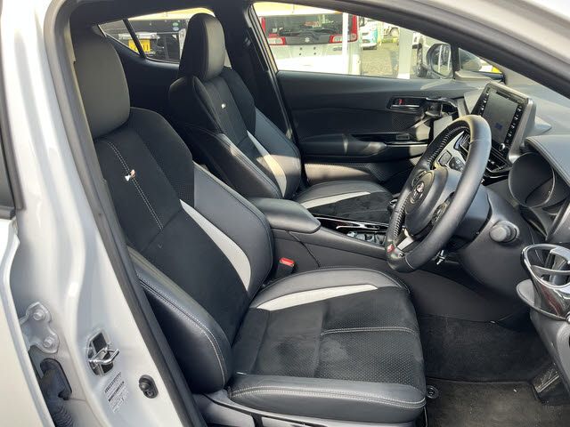 TOYOTA C-HR 2023 Image 31