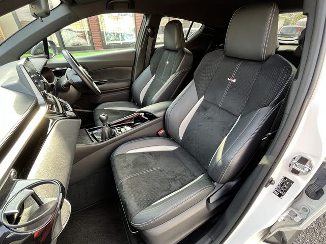 TOYOTA C-HR 2023 Image 31