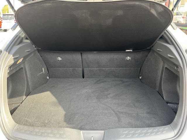 TOYOTA C-HR 2023 Image 31