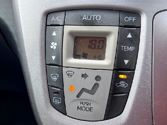 DAIHATSU MOVE CUSTOM 2011 Image 31