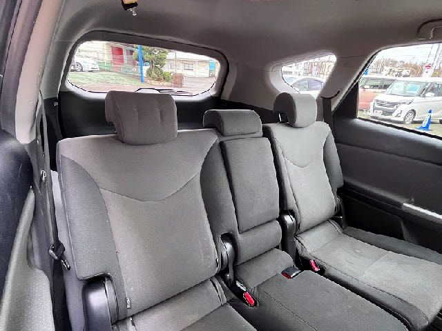 TOYOTA PRIUS ALPHA 2013 Image 31