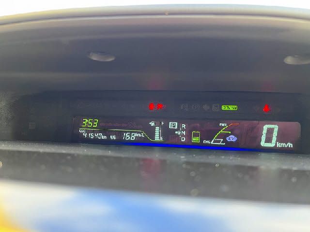 TOYOTA PRIUS ALPHA 2013 Image 31