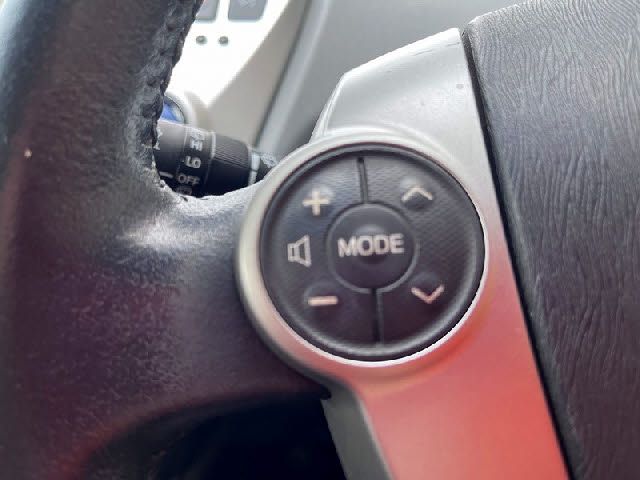 TOYOTA PRIUS ALPHA 2013 Image 31