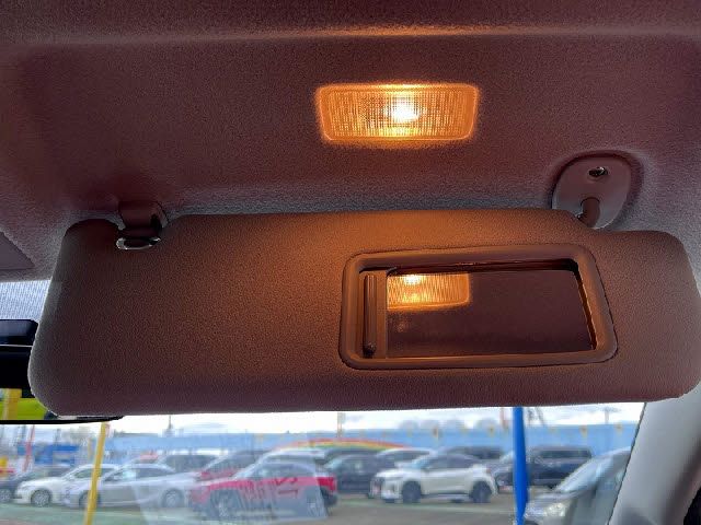 TOYOTA PRIUS ALPHA 2013 Image 31