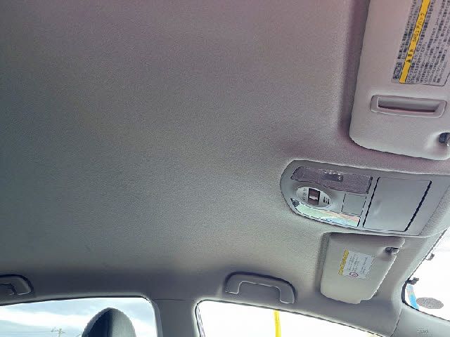 TOYOTA PRIUS ALPHA 2013 Image 31