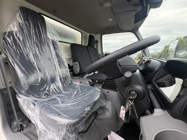 HINO DUTRO 2023 Image 31