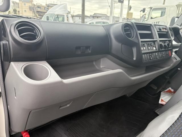 HINO DUTRO 2023 Image 31