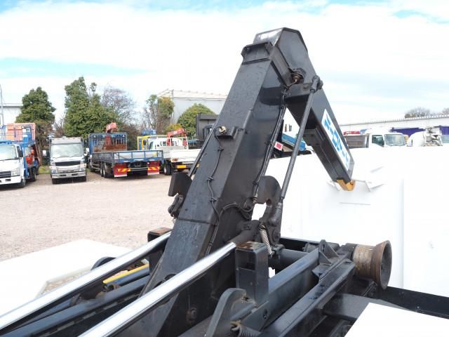 MITSUBISHI FUSOU FIGHTER 2011 Image 31