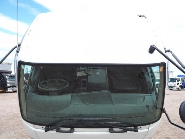 MITSUBISHI FUSOU FIGHTER 2011 Image 31