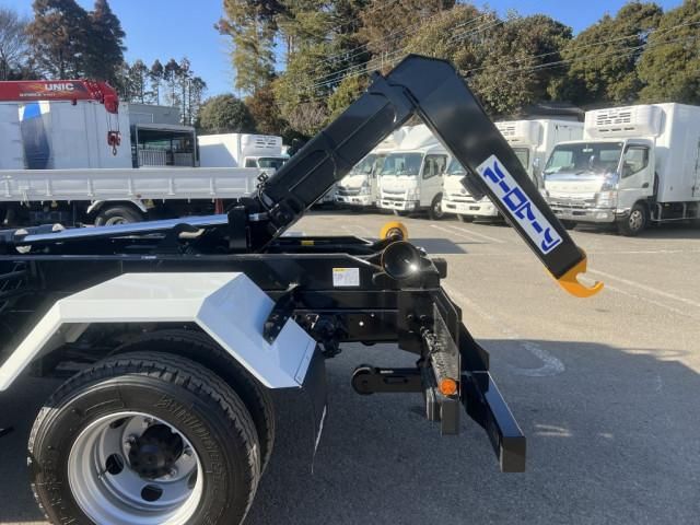 MITSUBISHI FUSOU FIGHTER 2025 Image 31