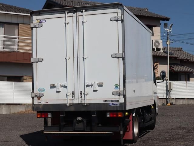 MITSUBISHI CANTER 2017 Image 31