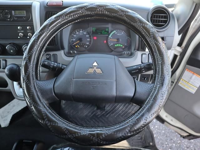 MITSUBISHI CANTER 2017 Image 31