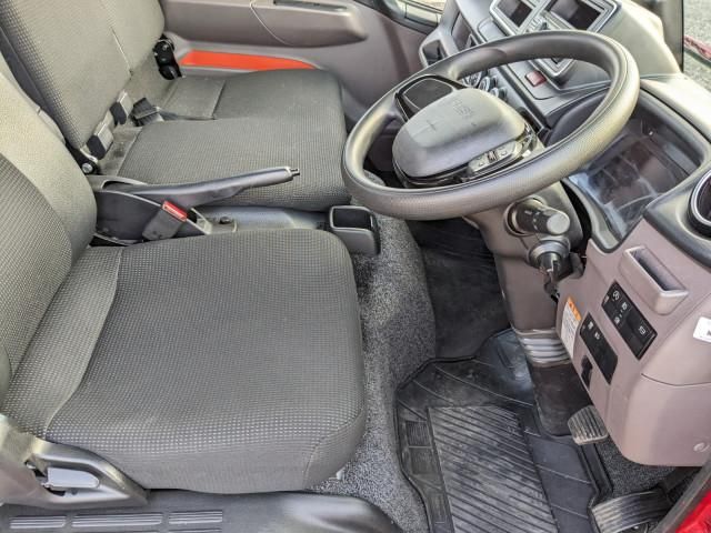 MITSUBISHI CANTER 2024 Image 31