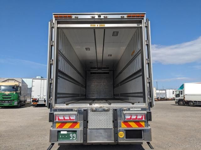 NISSAN DIESEL QUON 2021 Image 31