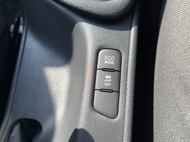 TOYOTA YARIS 2022 Image 31