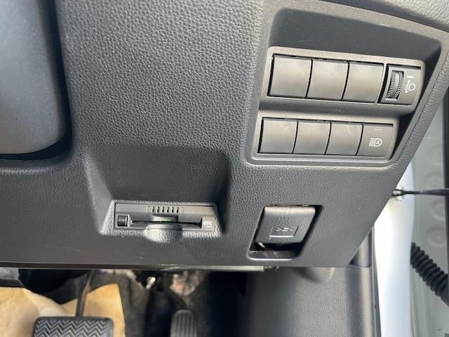 TOYOTA YARIS 2022 Image 31