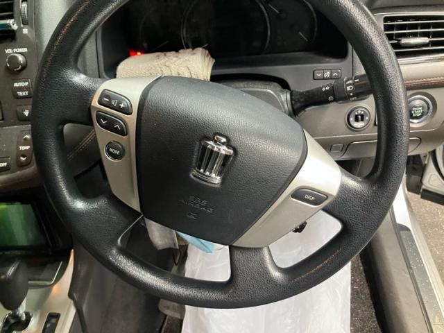 TOYOTA CROWN SEDAN 2011 Image 31