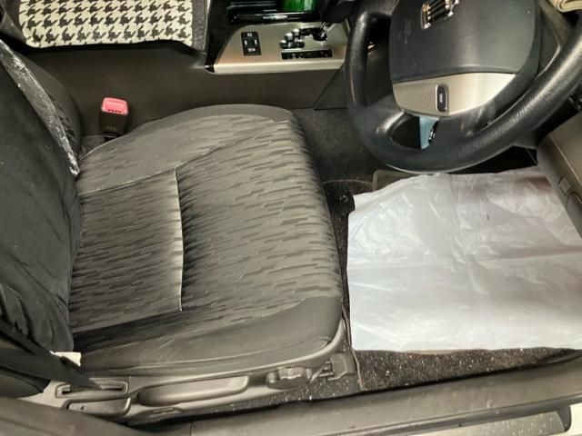 TOYOTA CROWN SEDAN 2011 Image 31