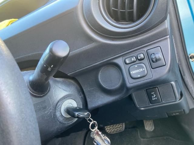 TOYOTA AQUA 2013 Image 31