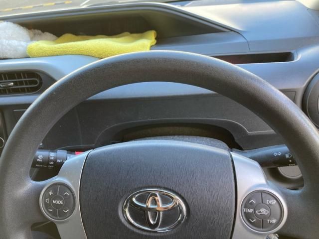 TOYOTA AQUA 2013 Image 31