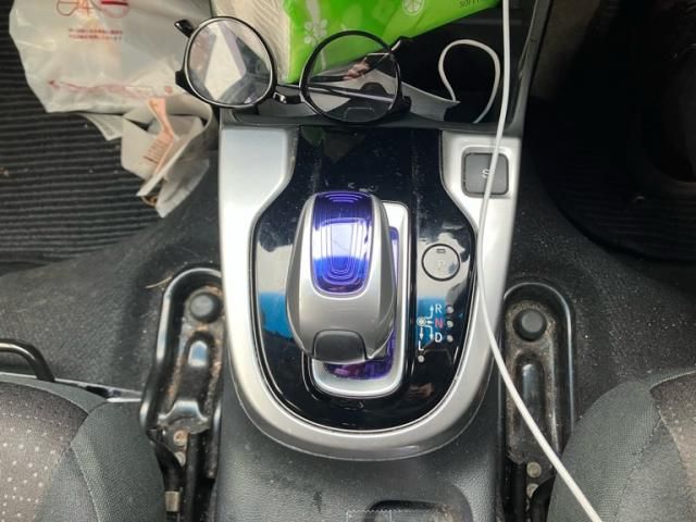 HONDA FIT HYBRID 4WD 2015 Image 31