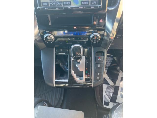 TOYOTA VELLFIRE 2017 Image 31