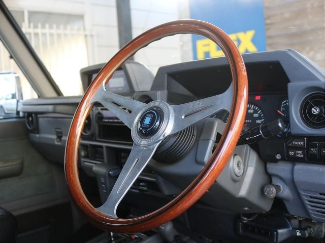 TOYOTA LANDCRUISER PRADO 1991 Image 31