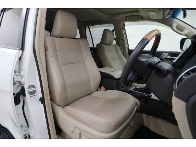 TOYOTA LANDCRUISER PRADO 2022 Image 31