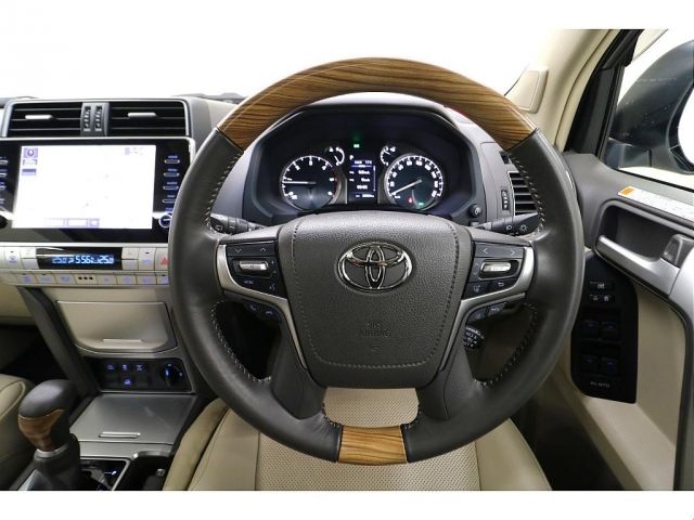TOYOTA LANDCRUISER PRADO 2022 Image 31