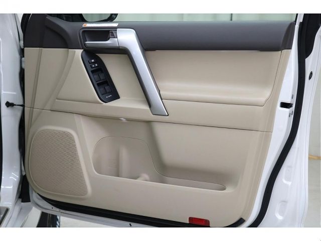 TOYOTA LANDCRUISER PRADO 2022 Image 31