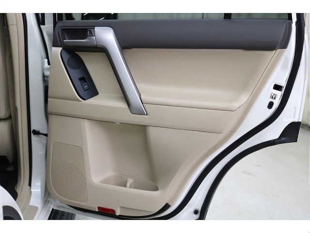 TOYOTA LANDCRUISER PRADO 2022 Image 31