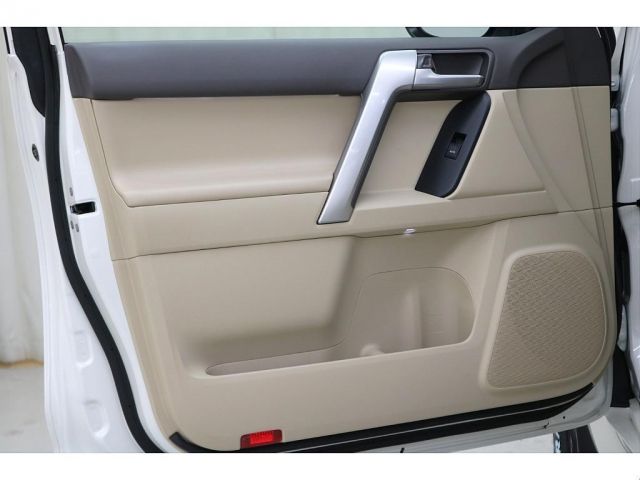 TOYOTA LANDCRUISER PRADO 2022 Image 31