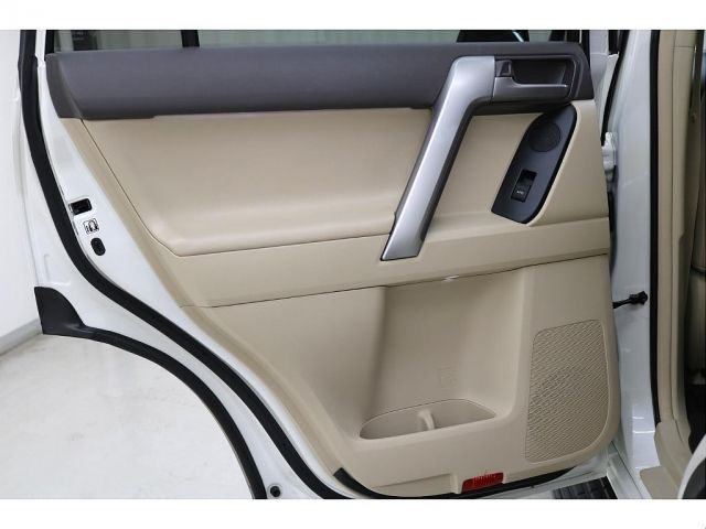 TOYOTA LANDCRUISER PRADO 2022 Image 31