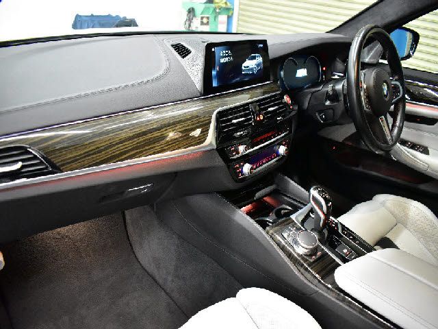 BMW M5 2018 Image 31