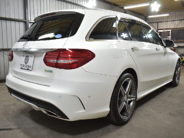 MERCEDES BENZ C CLAS 2015 Image 31
