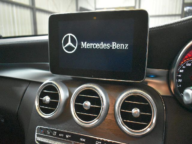 MERCEDES BENZ C CLAS 2015 Image 31