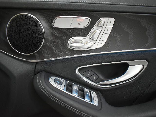 MERCEDES BENZ C CLAS 2015 Image 31