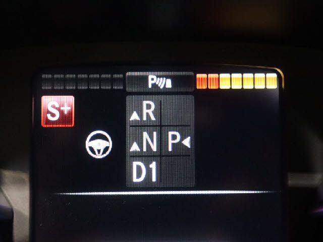 MERCEDES BENZ GLC CL 2017 Image 31