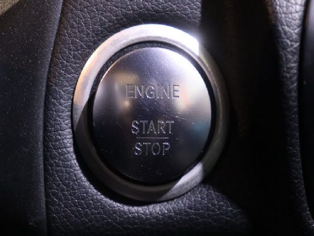 MERCEDES BENZ GLC CL 2017 Image 31