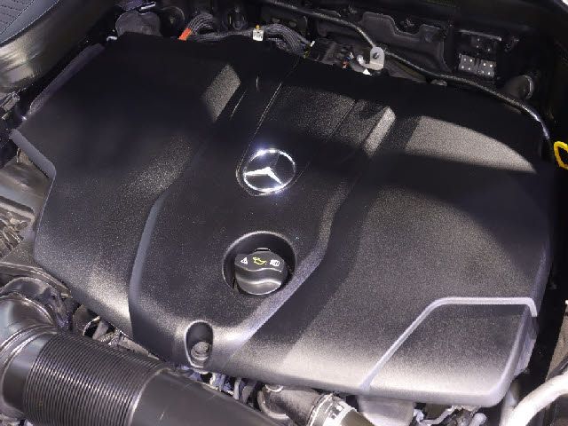 MERCEDES BENZ GLC CL 2017 Image 31