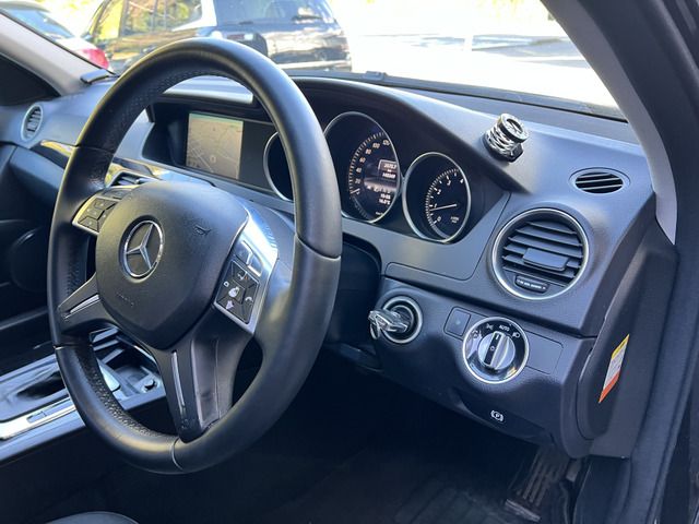 MERCEDES BENZ C CLAS 2012 Image 31