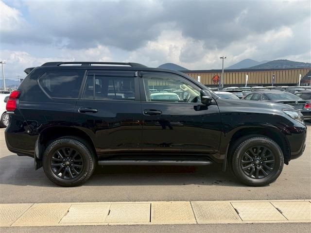 TOYOTA LANDCRUISER PRADO 2023 Image 31