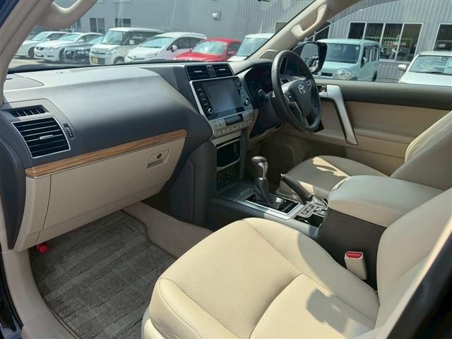 TOYOTA LANDCRUISER PRADO 2023 Image 31